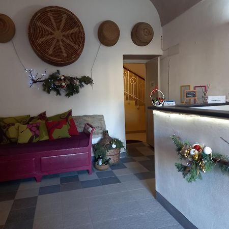 Aghinas Hotel Bosa Buitenkant foto