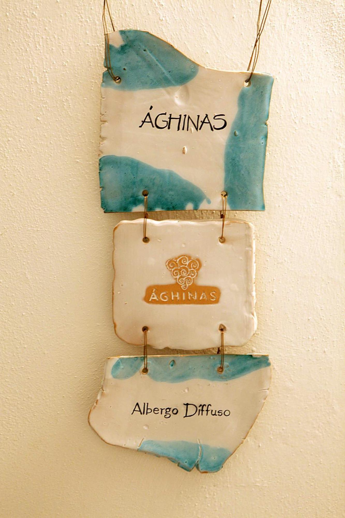 Aghinas Hotel Bosa Buitenkant foto
